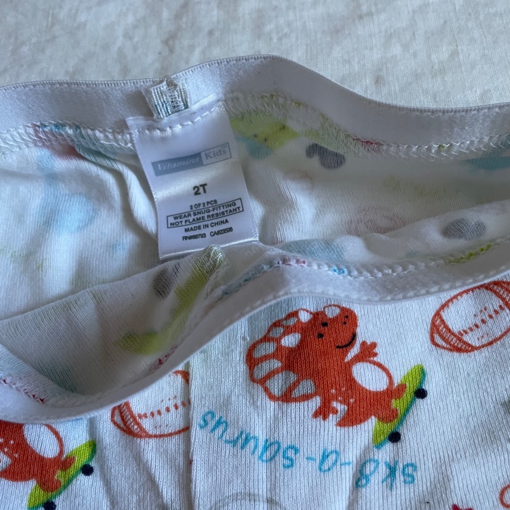 Kids bundles 6/$12— toddler pajama bottoms 2T - Picture 2 of 3